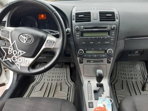 Toyota Avensis 2010/2011