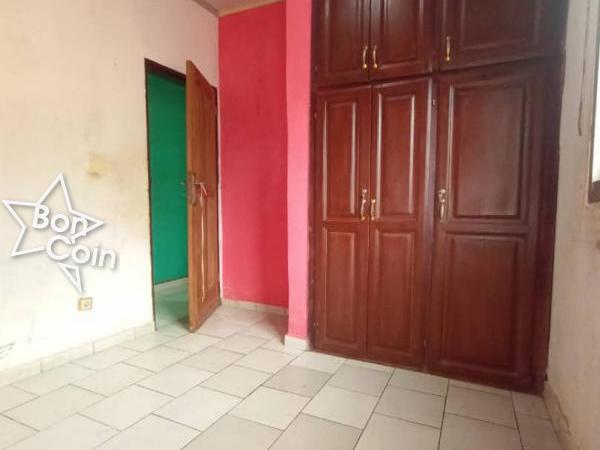 Appartement individuel 3 chambres à louer à Dragage, Yaoundé