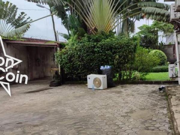 Villa à louer Bonapriso, Yaoundé