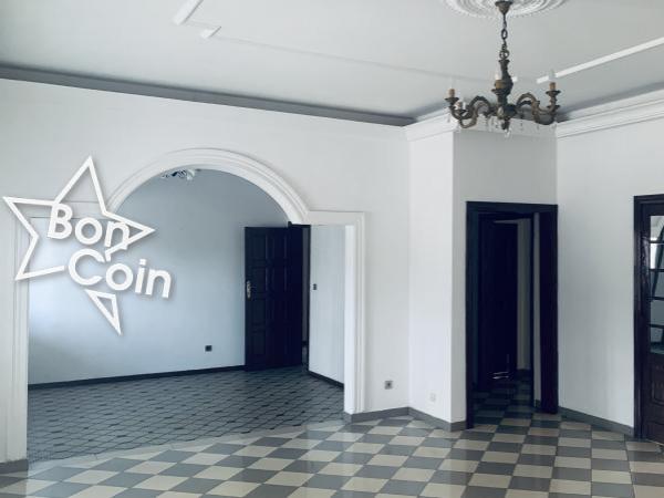 GRANDE VILLA  À LOUER À BASTOS, YAOUNDE