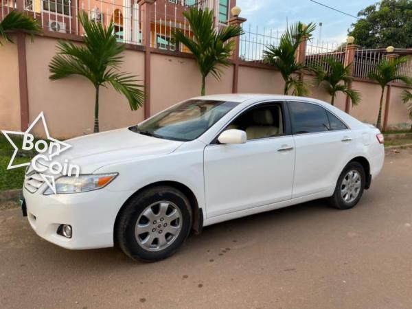 Toyota camry LE 2011 