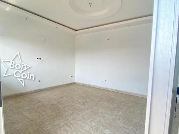 Studio à louer à Logpom, Douala