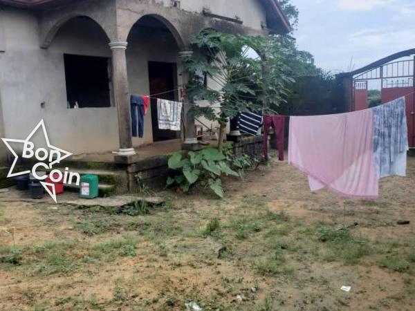Villa inachevée à vendre à Yassa, Douala