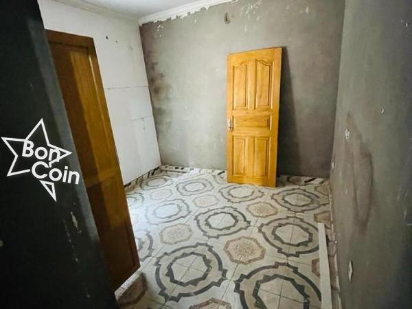 Appartements 3 chambres à louer à Bonamoussadi, Douala