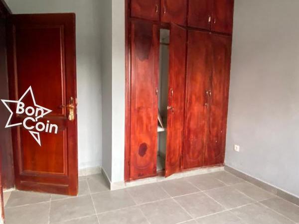 Appartement à louer à Bonapriso, Douala