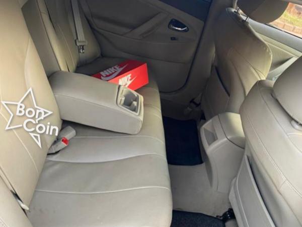 Toyota camry LE 2011 