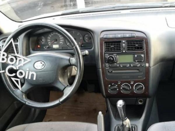 Toyota Avensis liftback 2002
