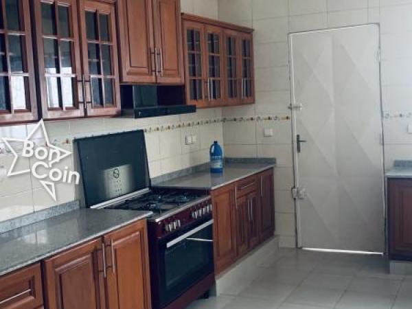 GRANDE VILLA  À LOUER À BASTOS, YAOUNDE