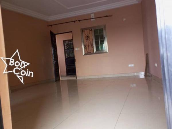 Appartement à louer à PK14, Douala