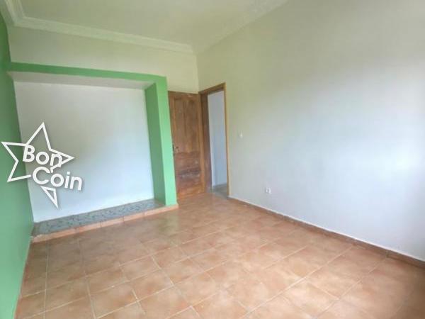Studio moderne à louer à Logpom, Douala