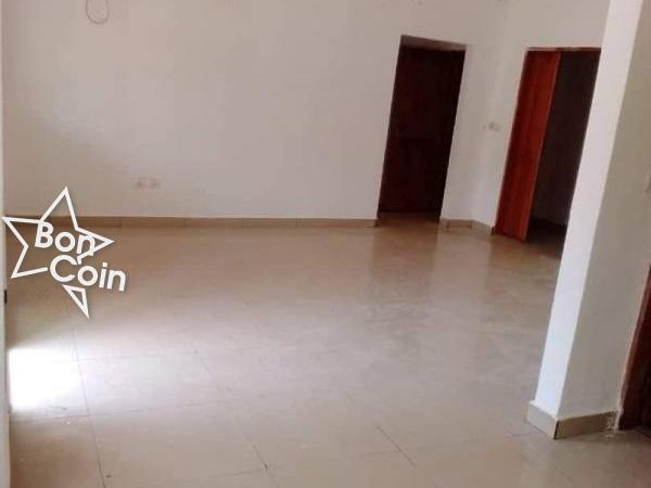 Villa à louer à Golf, Yaoundé