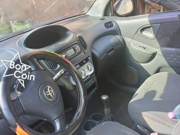 Toyota Yaris verso 2005