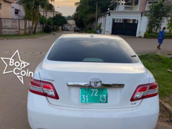 Toyota camry LE 2011 