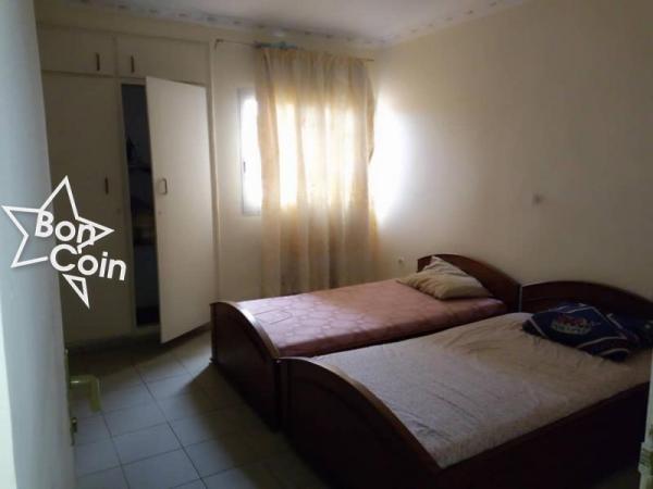 Appartement 3 chambres à louer à Titi Garage, Yaoundé