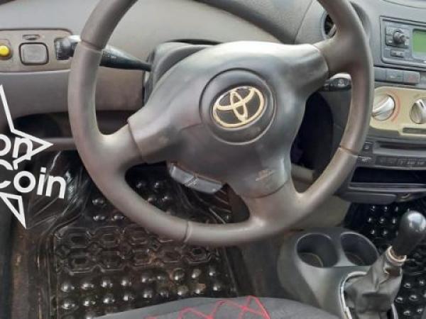 Toyota yaris 2005