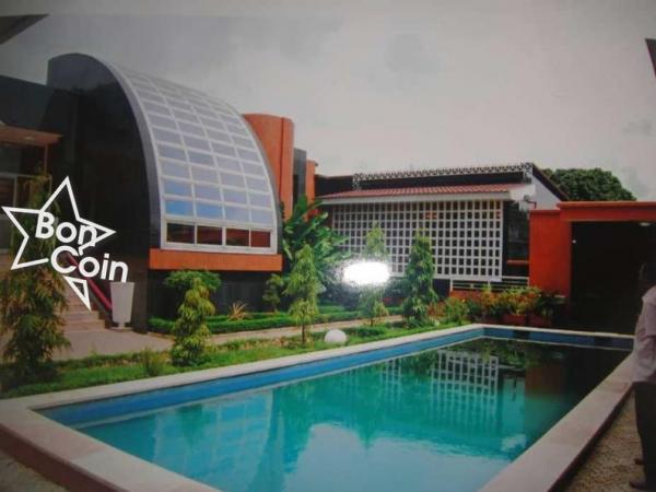 Duplex haut Standing à vendre à BASTOS, Yaoundé