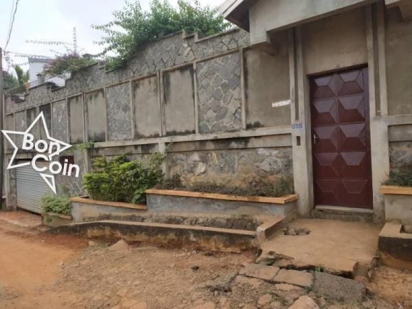Duplex à vendre à Yaoundé, SANTA BARBARA