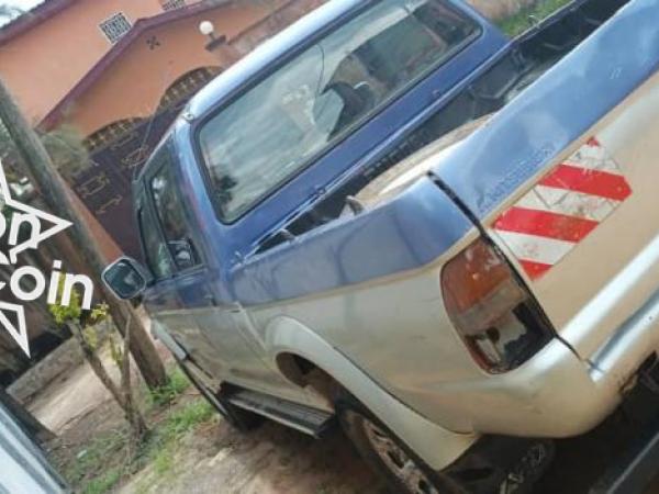 Mitsubishi pickup L200 année 2004