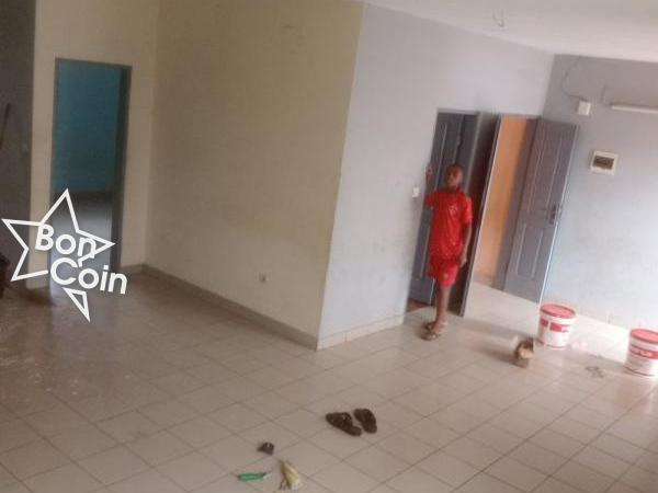 Appartement à louer à Yaoundé, Emana