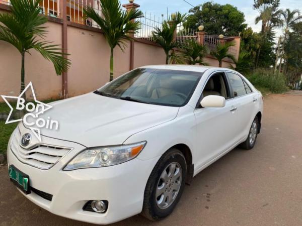 Toyota camry LE 2011 