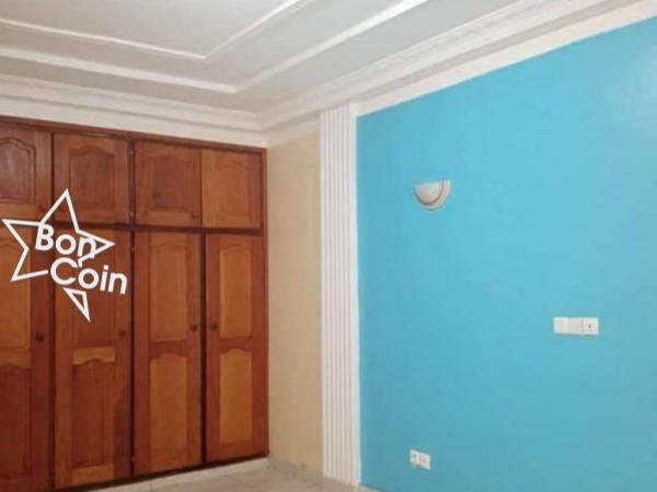 Appartement moderne 3 chambres à louer à Omnisports, Yaoundé