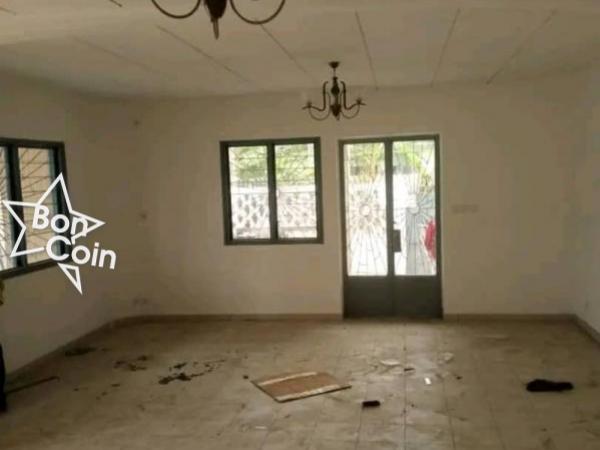 Duplex 5 Chambres à louer à Ange Raphaël, Douala