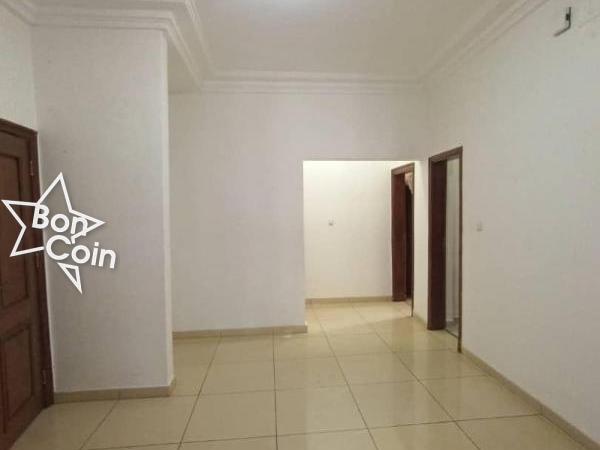 Appartement moderne à louer à Golf, Yaoundé