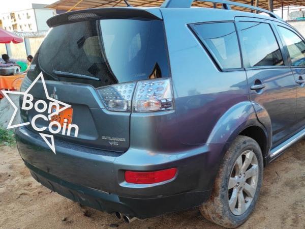 Mitsubishi Outlander 2010