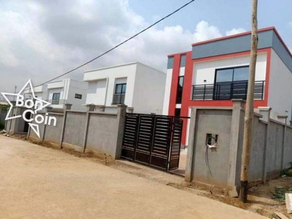 Duplex à vendre à Olembé, Yaoundé