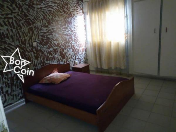 Appartement 3 chambres à louer à Titi Garage, Yaoundé