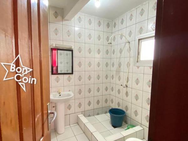 Appartement à louer à Logpom, Douala