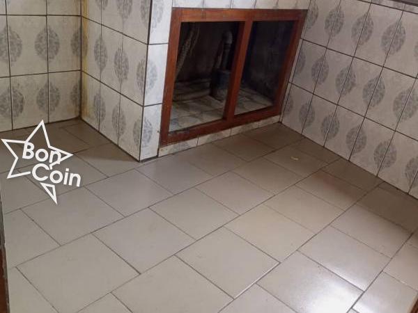 Appartement à louer à PK14, Douala