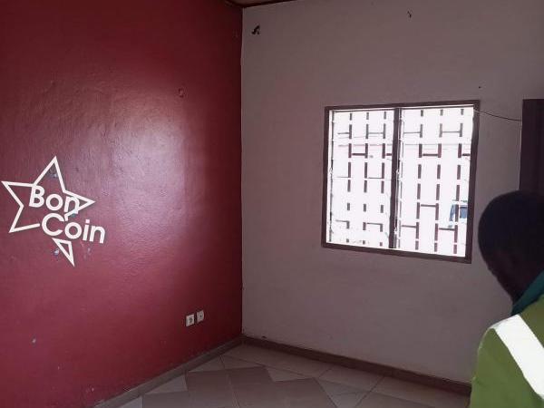 Chambre moderne à louer à Golf, Yaoundé