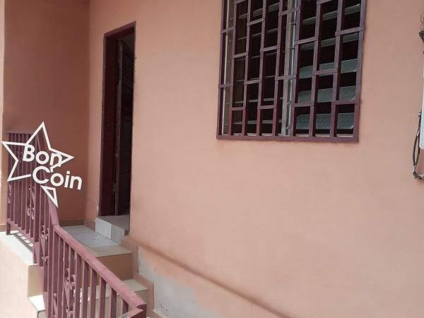 Chambre moderne à louer à Golf, Yaoundé