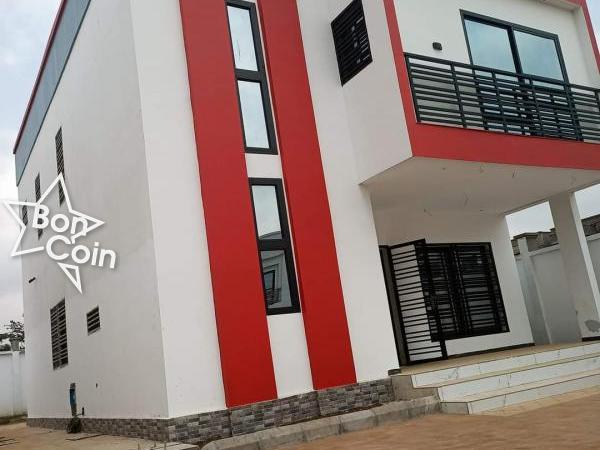 Duplex à vendre à Yaoundé Quartier Olembé 