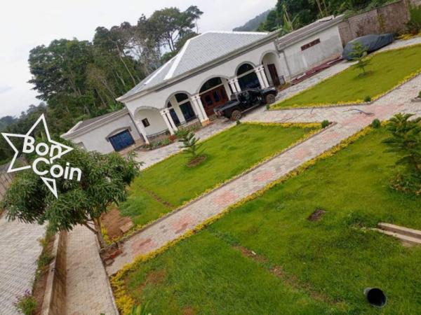 Villa à vendre à Yaoundé, Nsimalen