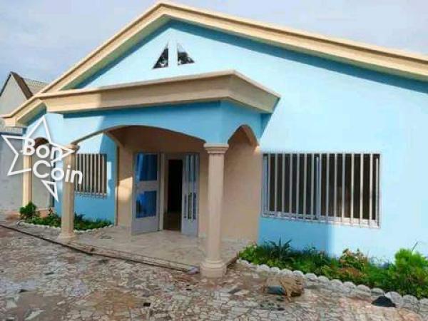 Villa à vendre à Yaoundé, Nkozoa