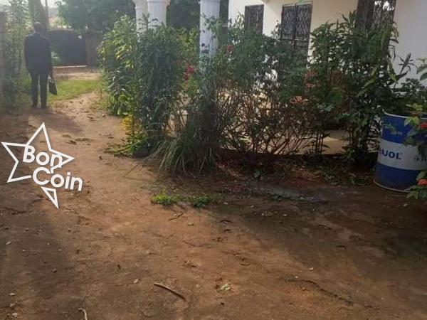 Villa à vendre à Yaoundé, Nkoabang 