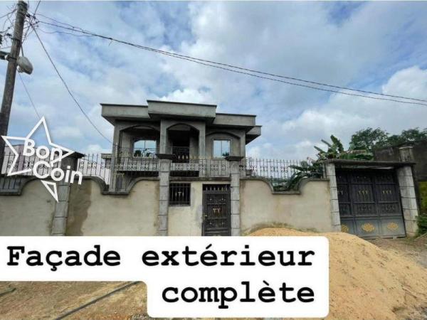 Triplex à vendre à Douala, PK17