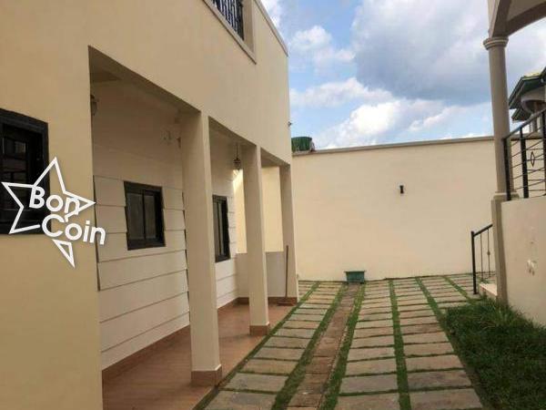 Duplex à vendre à Yaoundé au Quartier ODZA 