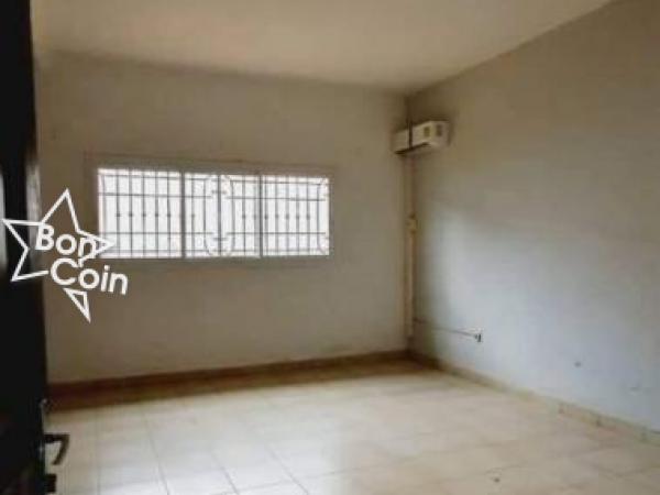 Duplex à louer à Yaoundé, Emana