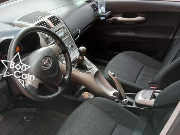 TOYOTA AURIS 2008