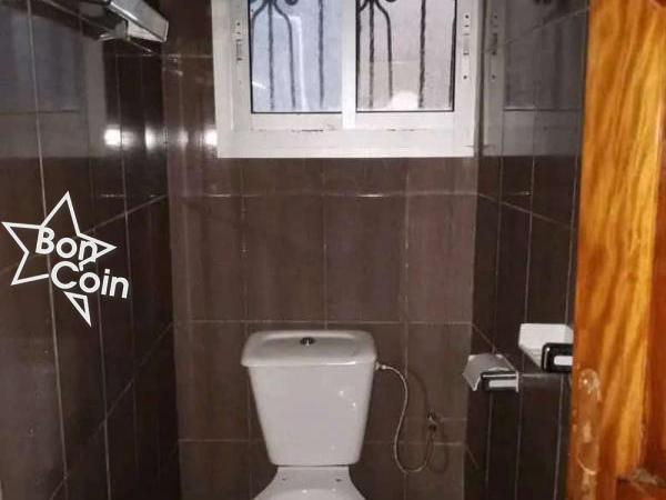 VILLA  A LOUER A ETOUDI, YAOUNDE