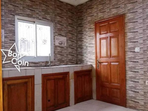 VILLA  A LOUER A ETOUDI, YAOUNDE