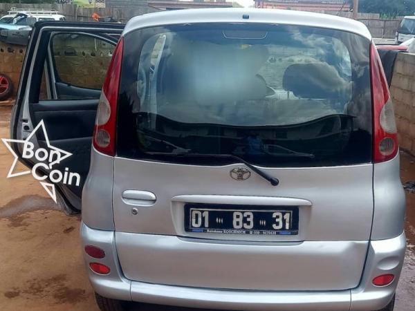 TOYOTA YARIS VERSO 2003