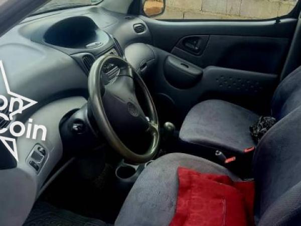 TOYOTA YARIS VERSO 2003