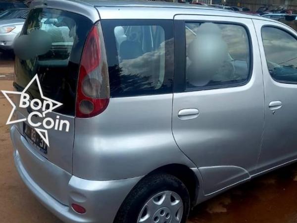 TOYOTA YARIS VERSO 2003