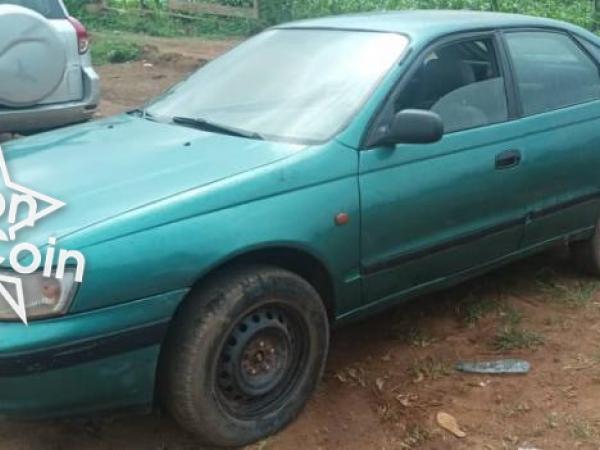 TOYOTA CARINA E 1998