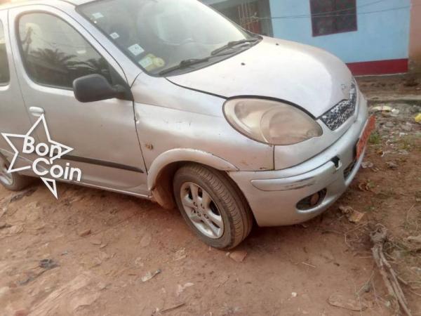 TOYOTA YARIS VERSO 2002