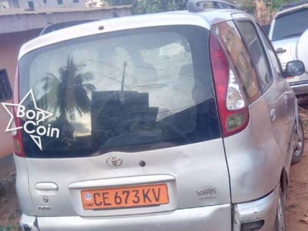 TOYOTA YARIS VERSO 2002